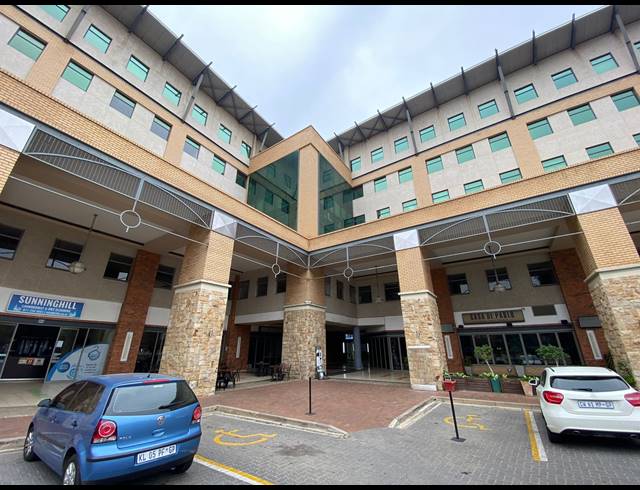 90M² OFFICE TO LET IN SUNNINGHILL